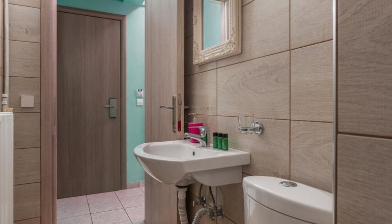 Ouzas Luxury Hotel