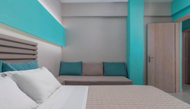 Ouzas Luxury Hotel
