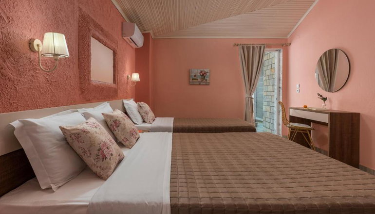 Ouzas Luxury Hotel