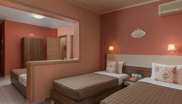 Ouzas Luxury Hotel