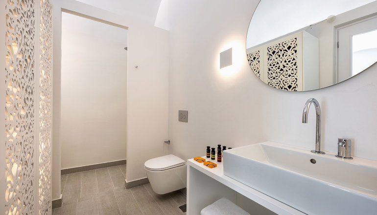 Palm Island Suites