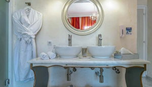Panorama Suites & Spa