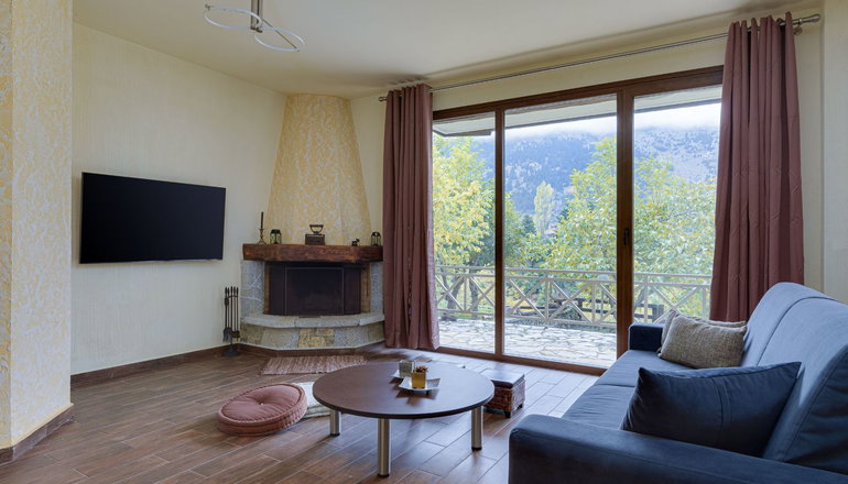 Dreamwood Chalet by Bill & John Apartments & Villas