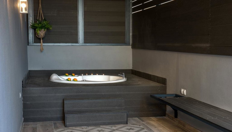 Parthenon Art Hotel