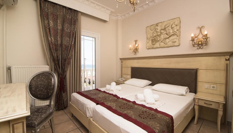 Parthenon Art Hotel