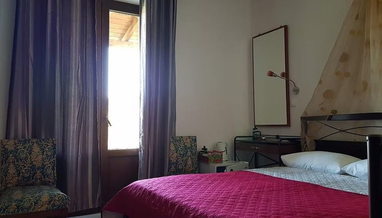 Petra & Elato Art Hotel
