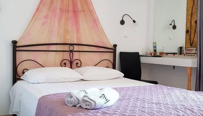 Petra & Elato Art Hotel
