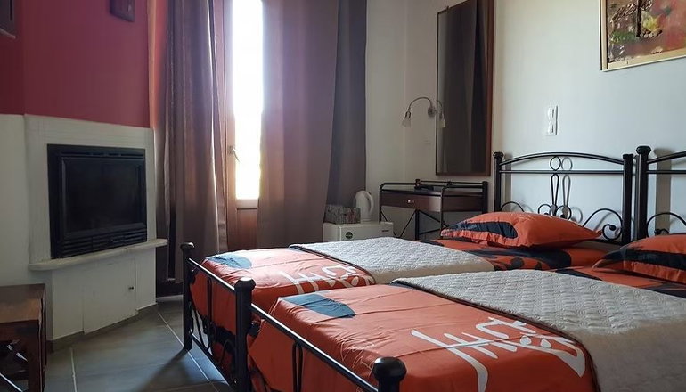 Petra & Elato Art Hotel