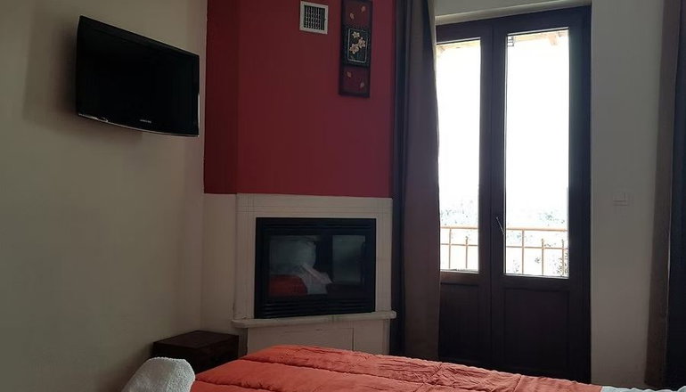 Petra & Elato Art Hotel