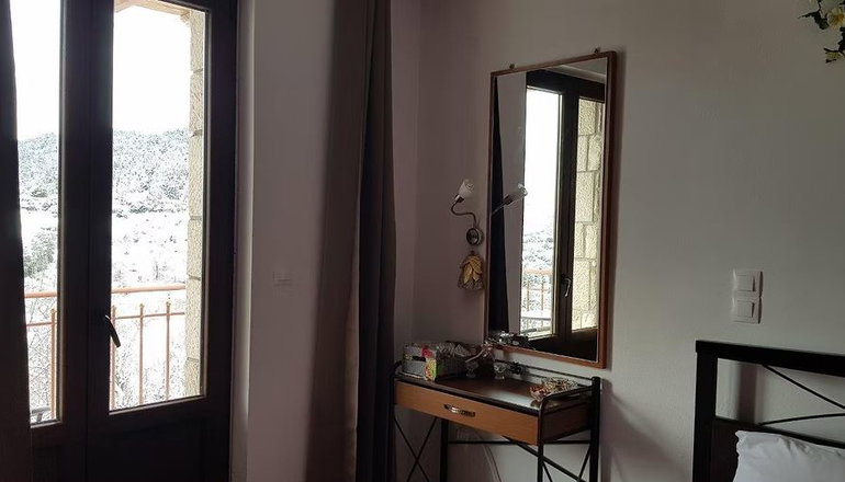 Petra & Elato Art Hotel