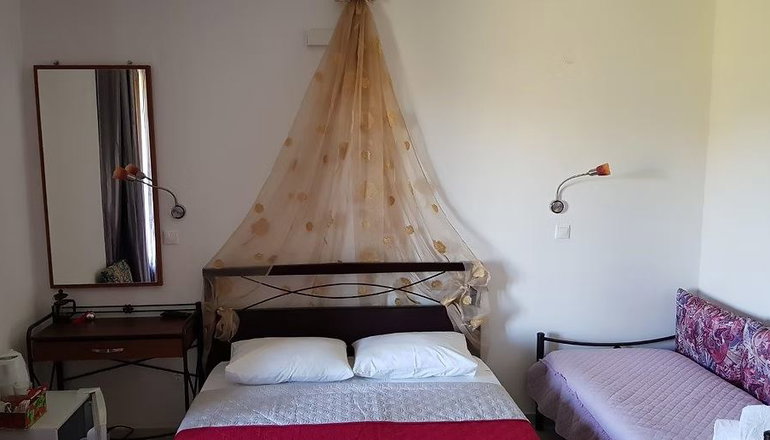 Petra & Elato Art Hotel