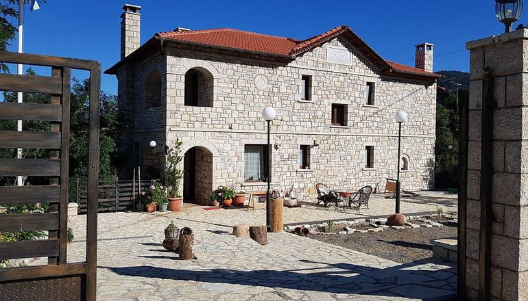 Petra & Elato Art Hotel