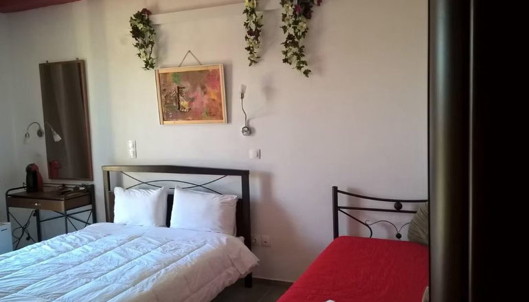 Petra & Elato Art Hotel