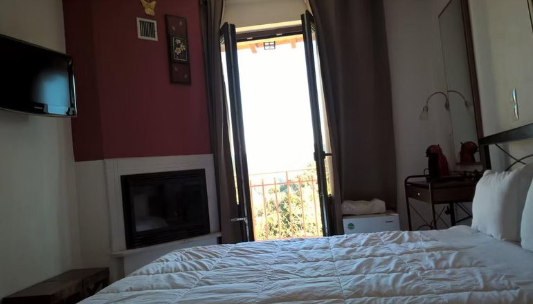 Petra & Elato Art Hotel