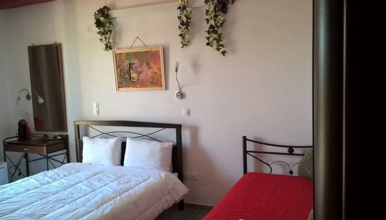 Petra & Elato Art Hotel