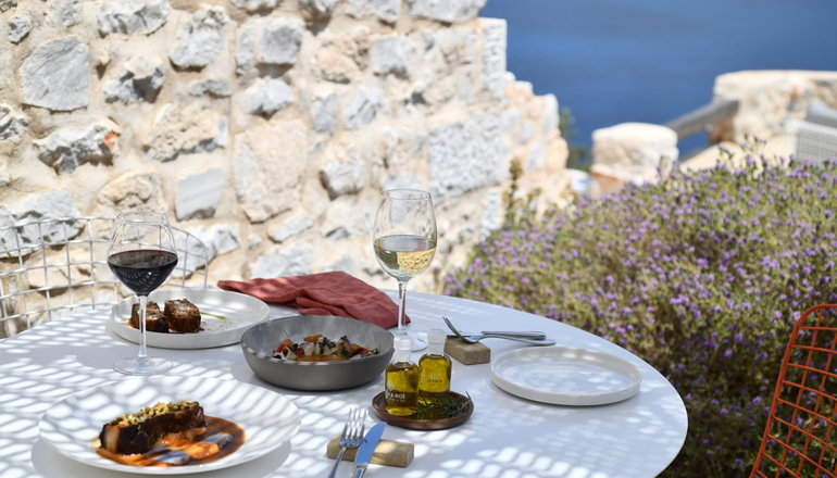 5* Petra & Fos Hotel - Οίτυλο, Μάνη