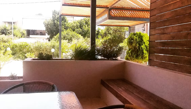 Petries Studios - Άγιοι Απόστολοι, Εύβοια