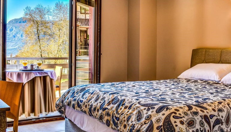 Elia Deluxe Accommodation