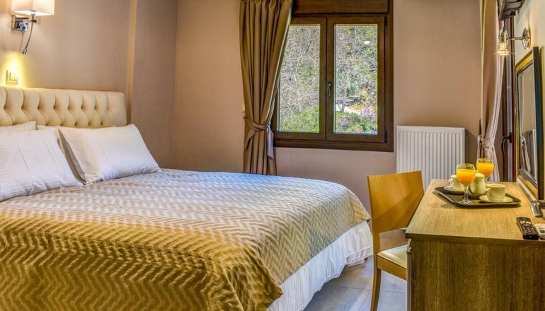 Elia Deluxe Accommodation