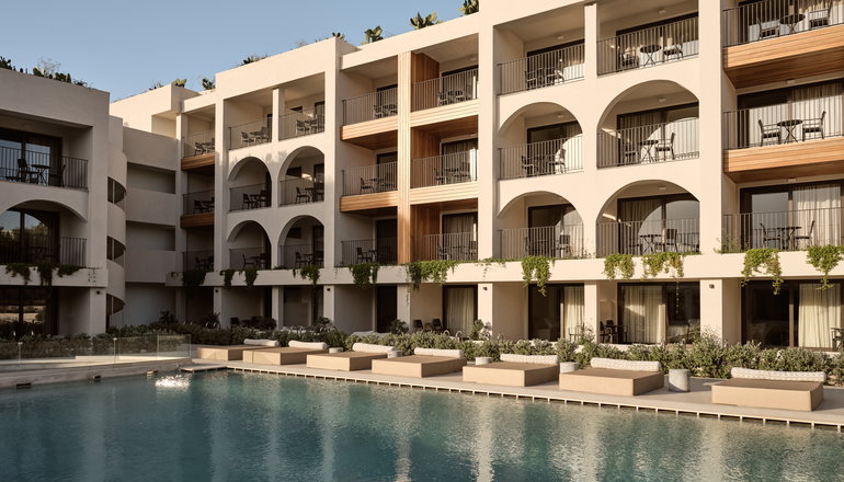 4* Planos Hotel