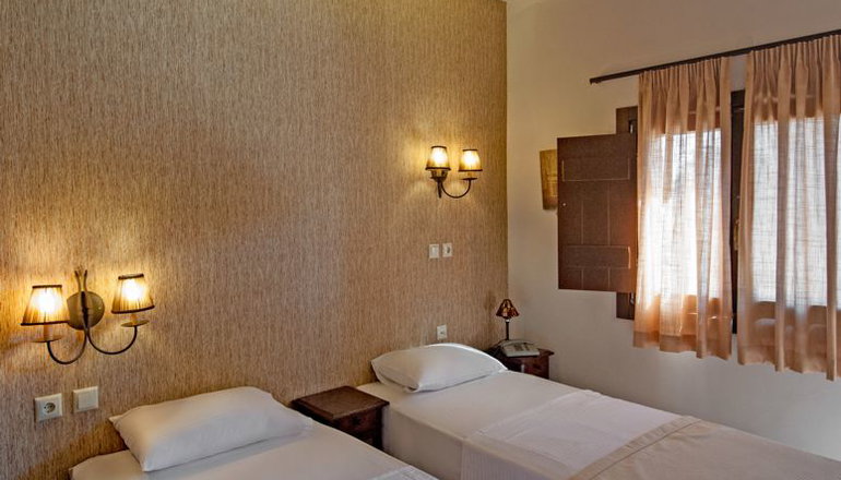 Polys Guesthouse