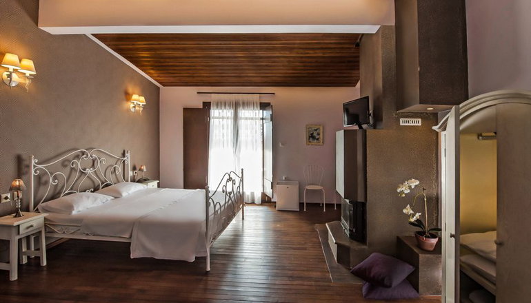 Polys Guesthouse