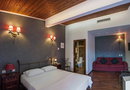 Polys Guesthouse