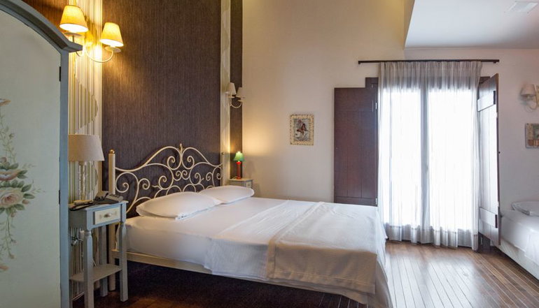 Polys Guesthouse
