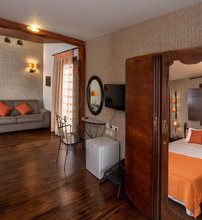 Polys Guesthouse