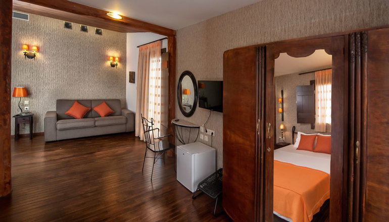Polys Guesthouse