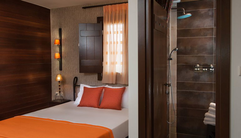 Polys Guesthouse
