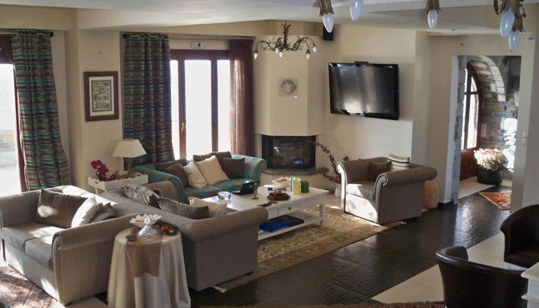 4* Porto Mani Suites