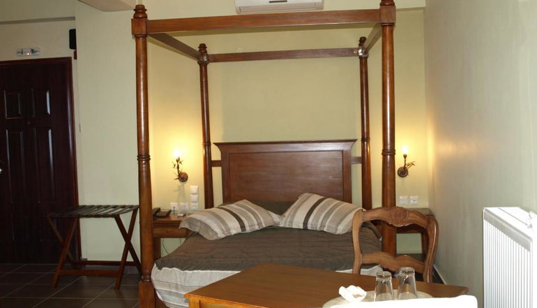 4* Porto Mani Suites