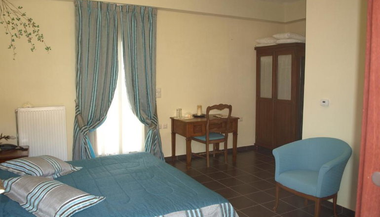 4* Porto Mani Suites