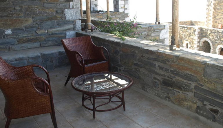 4* Porto Mani Suites