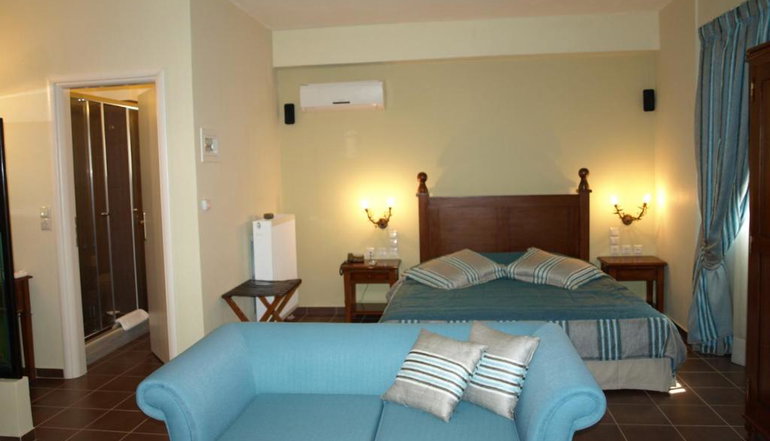 4* Porto Mani Suites