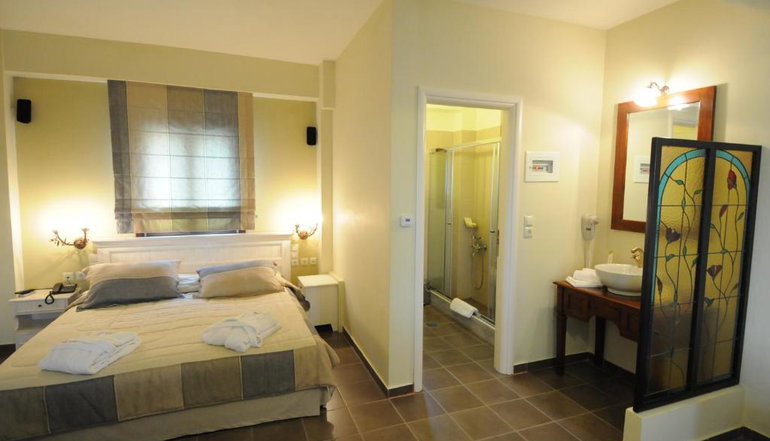4* Porto Mani Suites