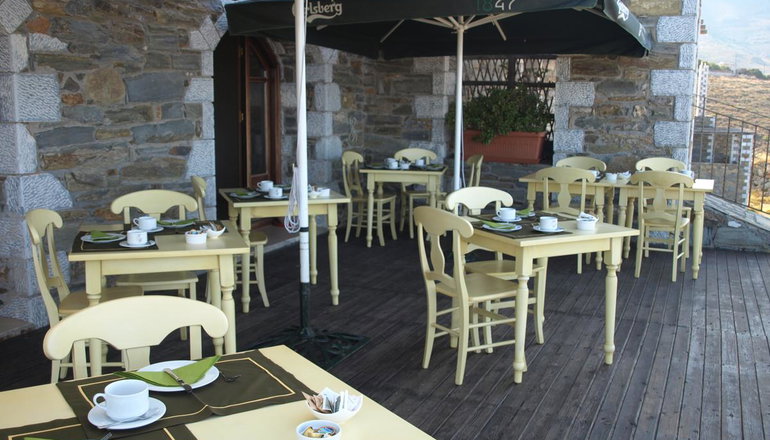4* Porto Mani Suites