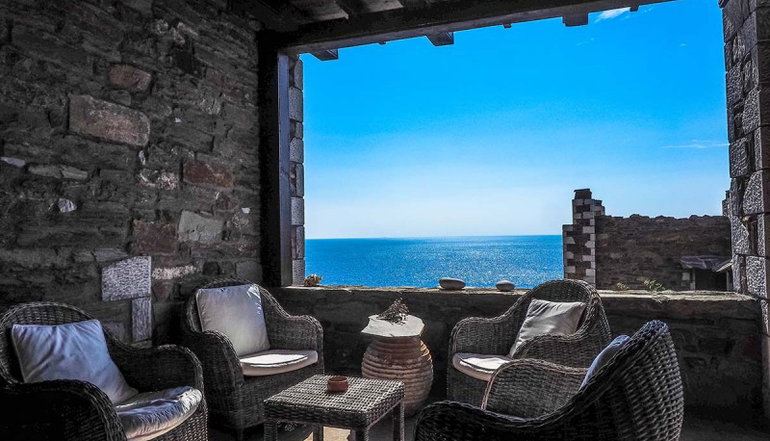 4* Porto Mani Suites
