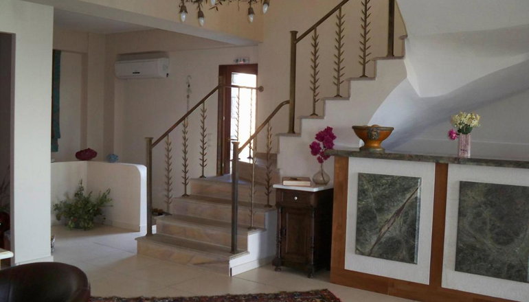 4* Porto Mani Suites