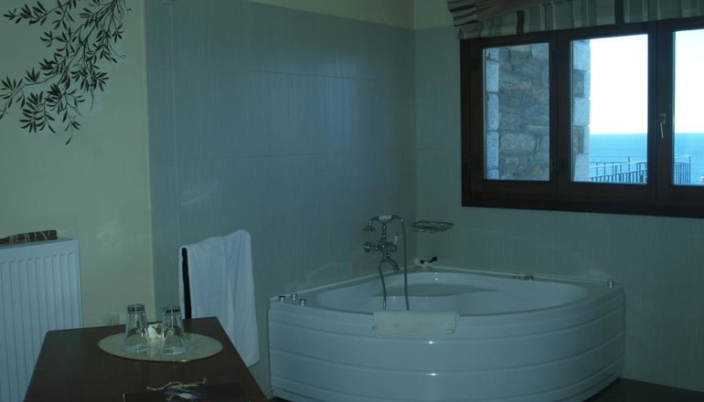 4* Porto Mani Suites