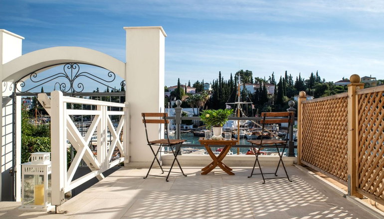 Porto Vecchio Luxury Suites - Σπέτσες