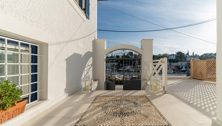 Porto Vecchio Luxury Suites - Σπέτσες
