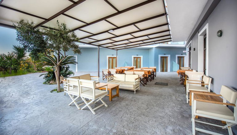 Porto Zorro Beach Hotel