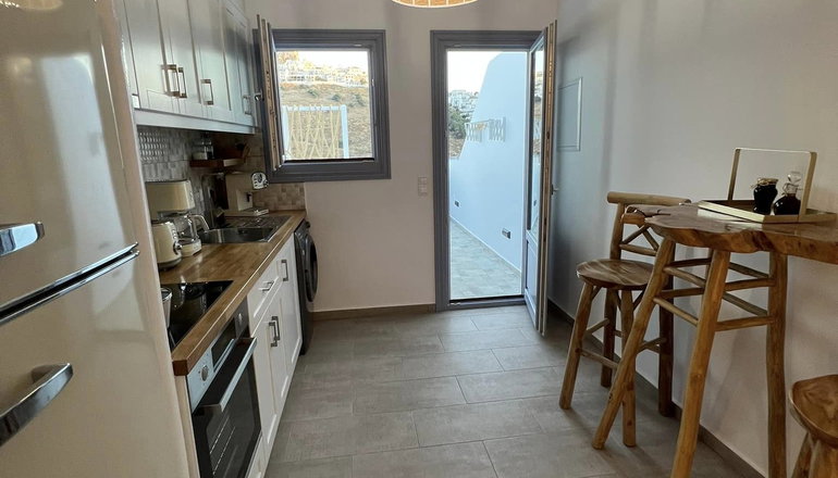 Provenzo Apartments & Suites - Πέρα Γιαλός, Αστυπάλαια