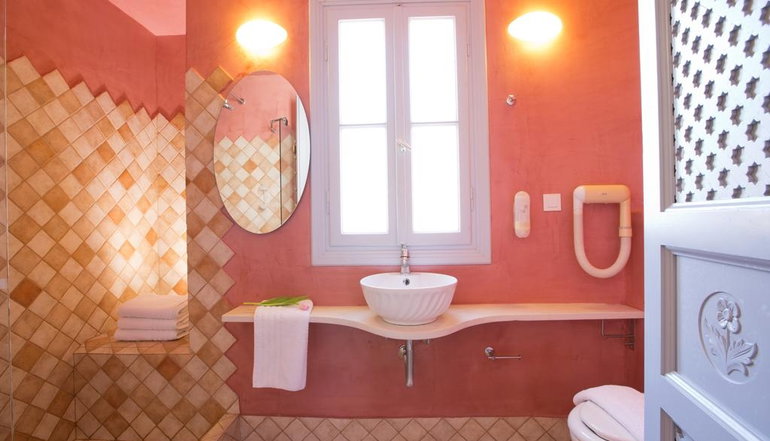 Red Tower Hotel