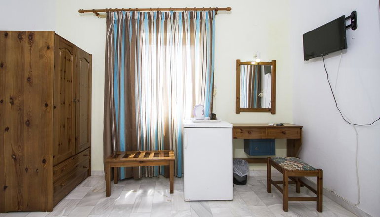 Revekka Rooms B&B