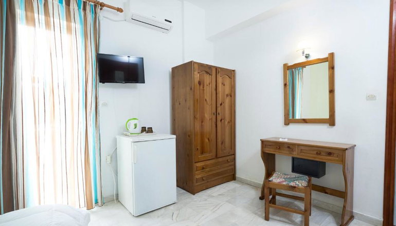 Revekka Rooms B&B