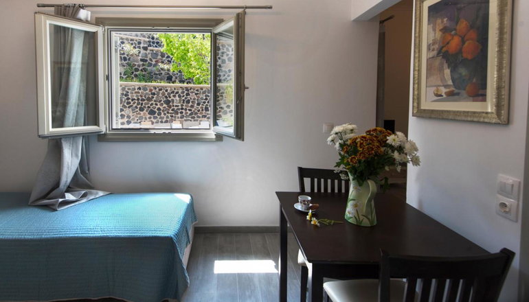 Rose Suites - Βούρβουλος, Σαντορίνη
