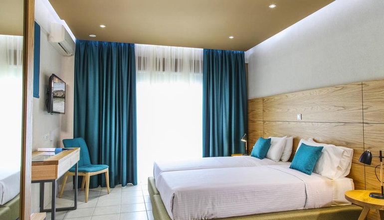 4* Royal Hotel and Suites